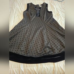 Signature by Robbie Bee